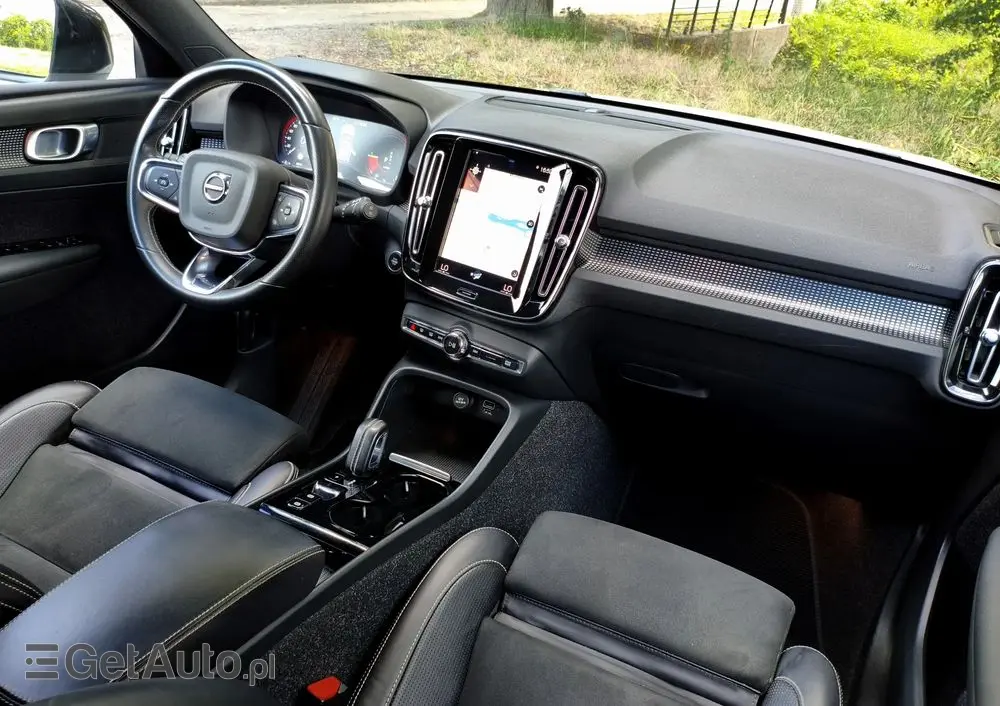 VOLVO XC 40 T5 Plug-In Hybrid R-Design