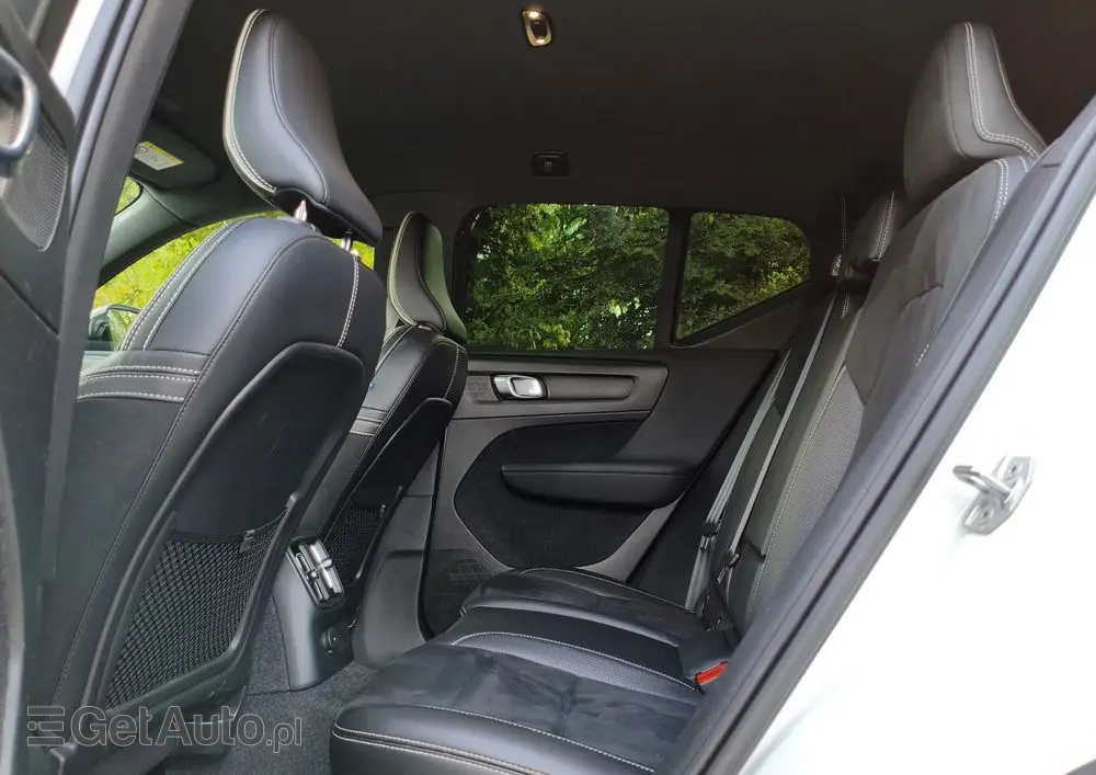 VOLVO XC 40 T5 Plug-In Hybrid R-Design