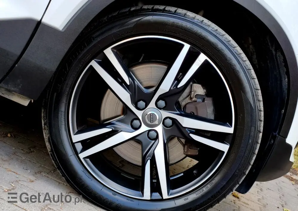 VOLVO XC 40 T5 Plug-In Hybrid R-Design