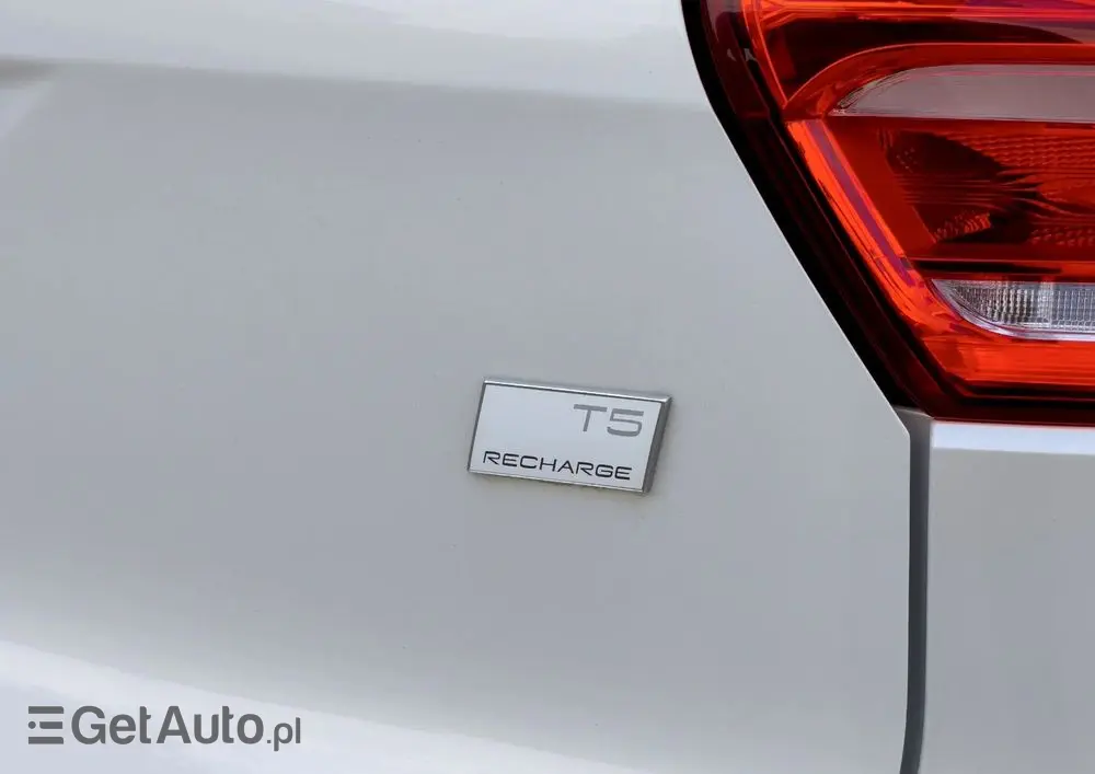 VOLVO XC 40 T5 Plug-In Hybrid R-Design