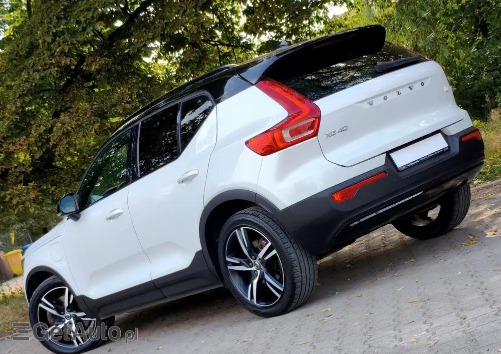 VOLVO XC 40 T5 Plug-In Hybrid R-Design