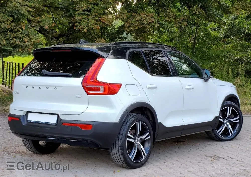 VOLVO XC 40 T5 Plug-In Hybrid R-Design