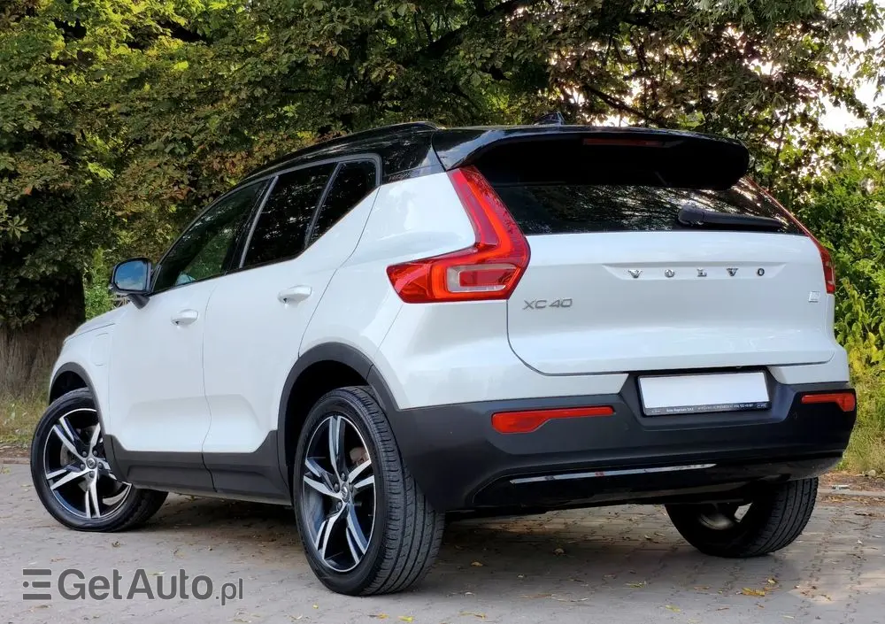 VOLVO XC 40 T5 Plug-In Hybrid R-Design