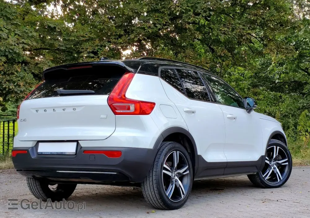 VOLVO XC 40 T5 Plug-In Hybrid R-Design