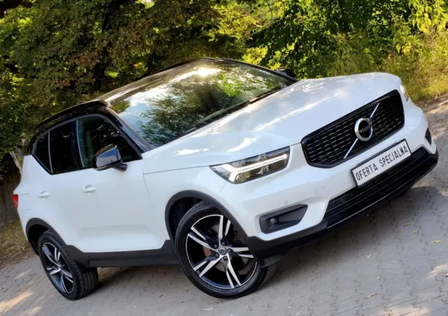 VOLVO XC 40 T5 Plug-In Hybrid R-Design