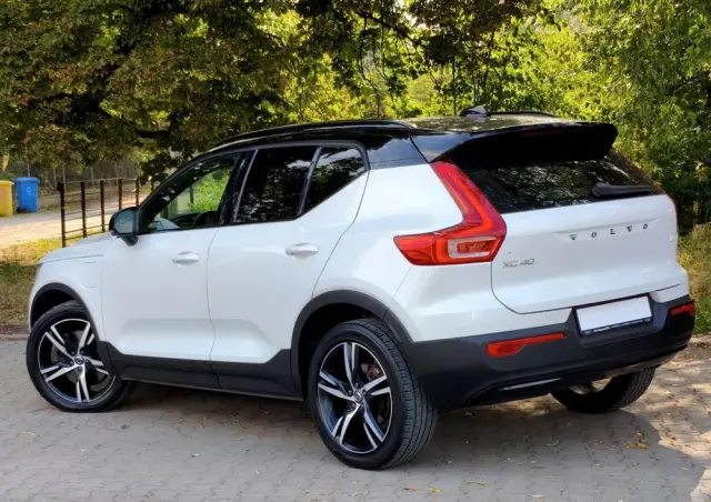 VOLVO XC 40 T5 Plug-In Hybrid R-Design