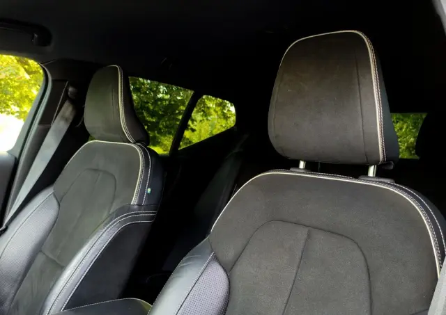 VOLVO XC 40 T5 Plug-In Hybrid R-Design