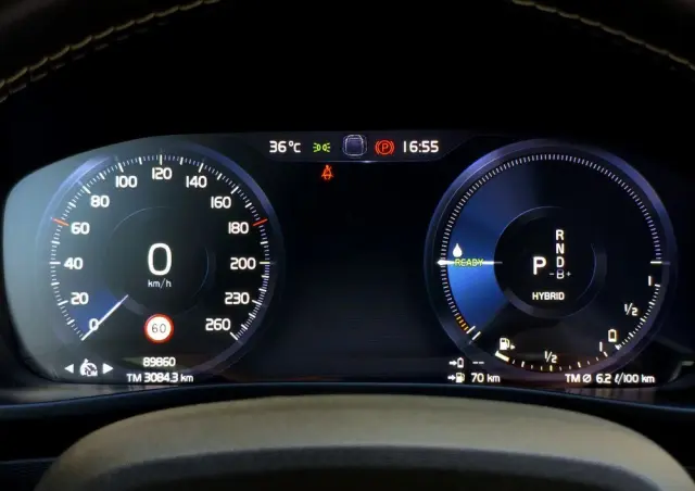 VOLVO XC 40 T5 Plug-In Hybrid R-Design