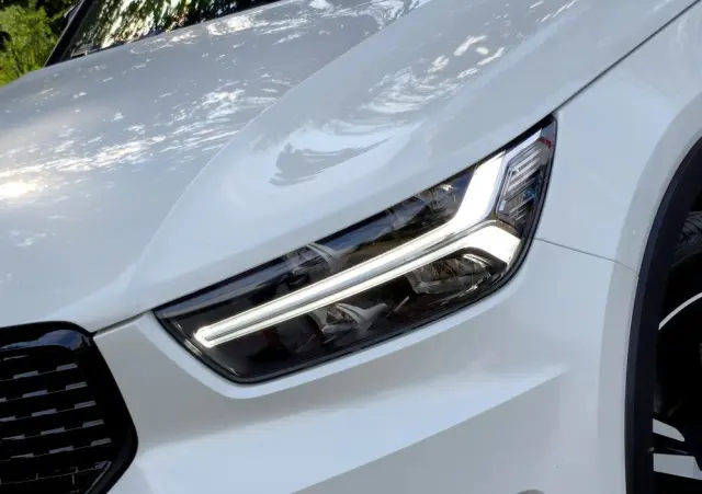 VOLVO XC 40 T5 Plug-In Hybrid R-Design