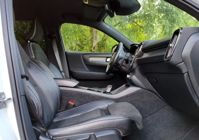 VOLVO XC 40 T5 Plug-In Hybrid R-Design