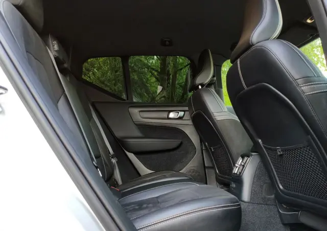 VOLVO XC 40 T5 Plug-In Hybrid R-Design