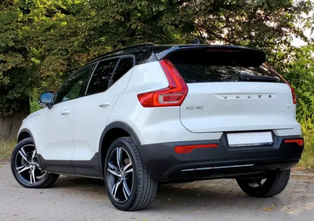 VOLVO XC 40 T5 Plug-In Hybrid R-Design