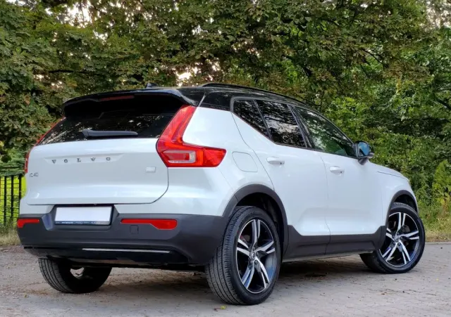 VOLVO XC 40 T5 Plug-In Hybrid R-Design