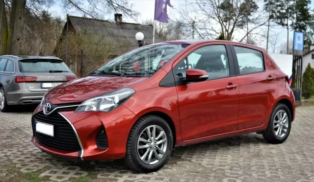 TOYOTA Yaris 