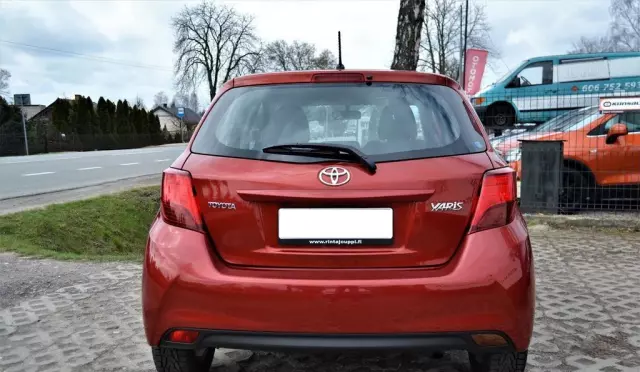 TOYOTA Yaris 