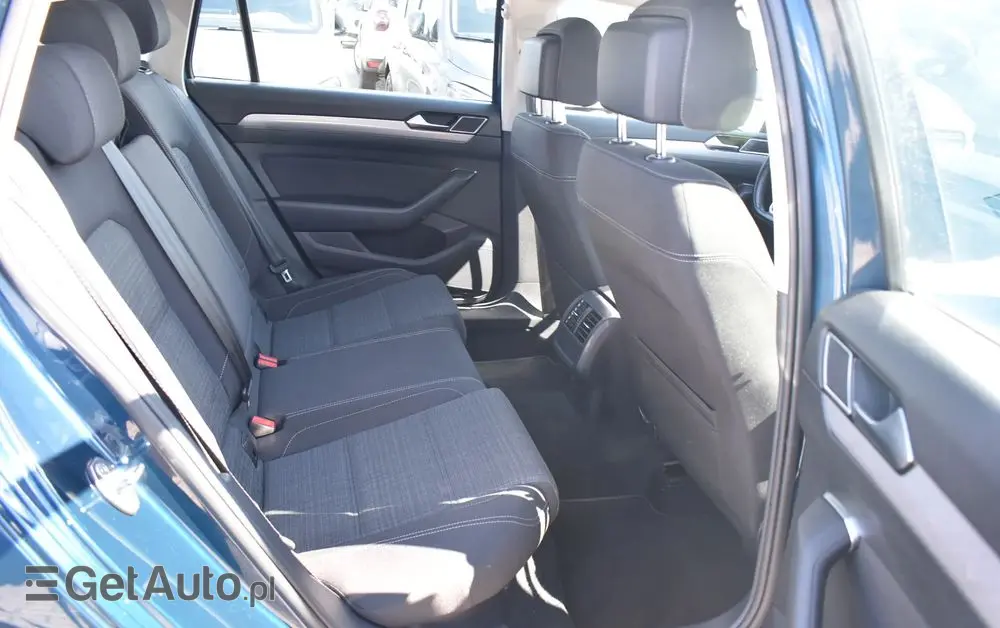VOLKSWAGEN Passat Variant 