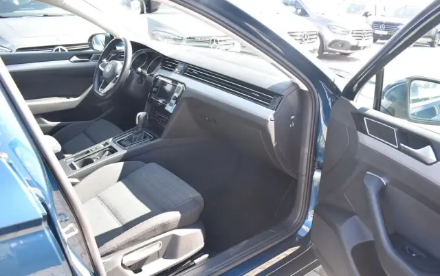 VOLKSWAGEN Passat Variant 