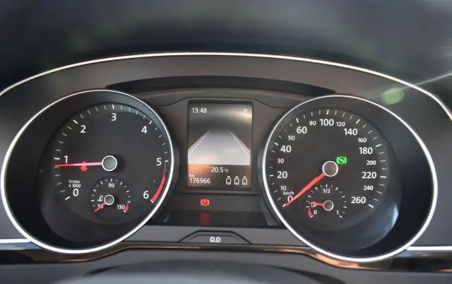 VOLKSWAGEN Passat Variant 