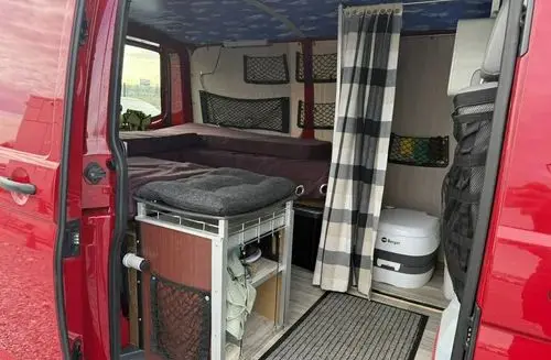 VOLKSWAGEN TRANSPORTER 