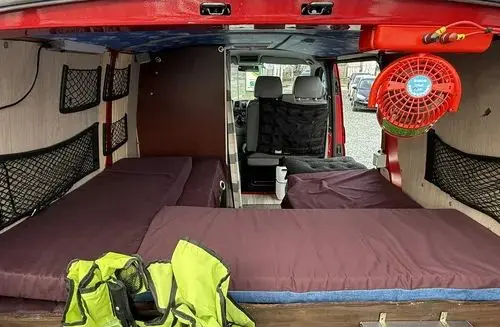 VOLKSWAGEN TRANSPORTER 