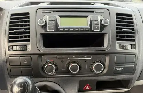 VOLKSWAGEN TRANSPORTER 