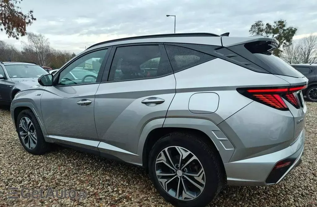 HYUNDAI Tucson 