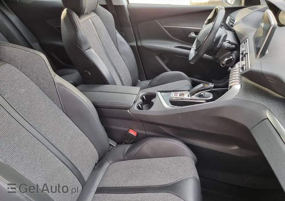 PEUGEOT 3008 1.2 PureTech Allure S&S EAT6