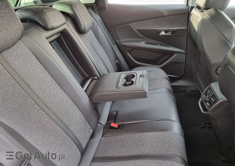 PEUGEOT 3008 1.2 PureTech Allure S&S EAT6