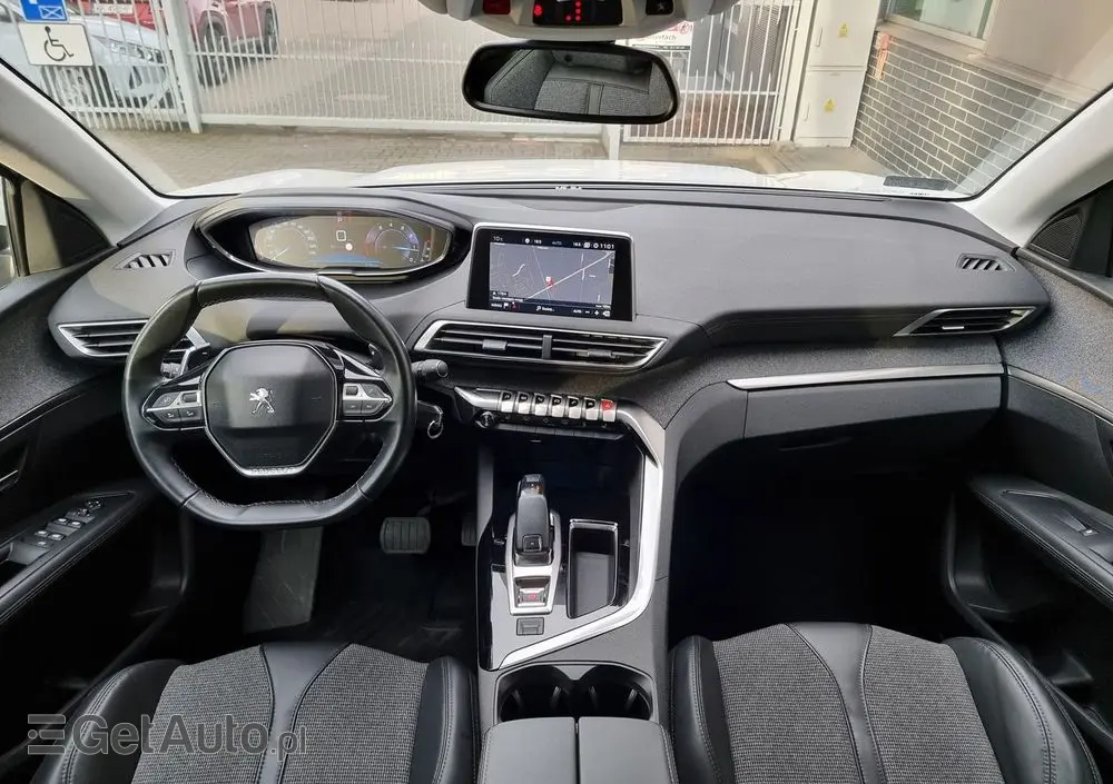 PEUGEOT 3008 1.2 PureTech Allure S&S EAT6