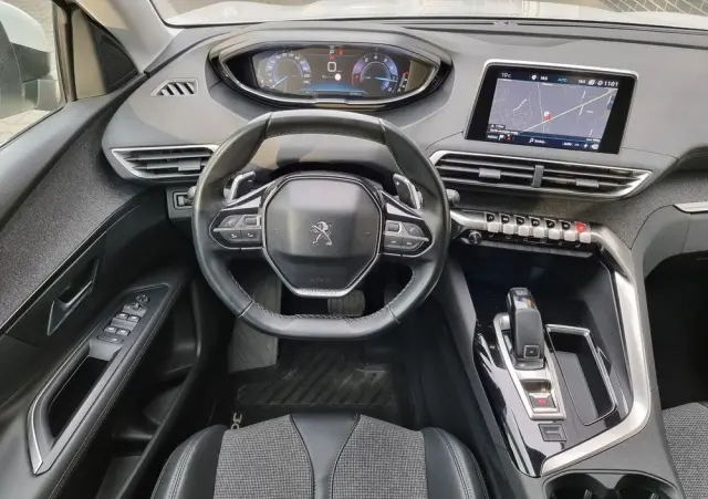 PEUGEOT 3008 1.2 PureTech Allure S&S EAT6