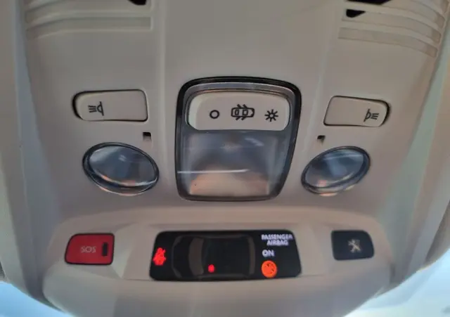 PEUGEOT 3008 1.2 PureTech Allure S&S EAT6