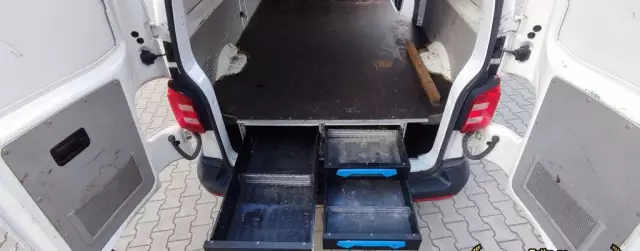 VOLKSWAGEN TRANSPORTER 