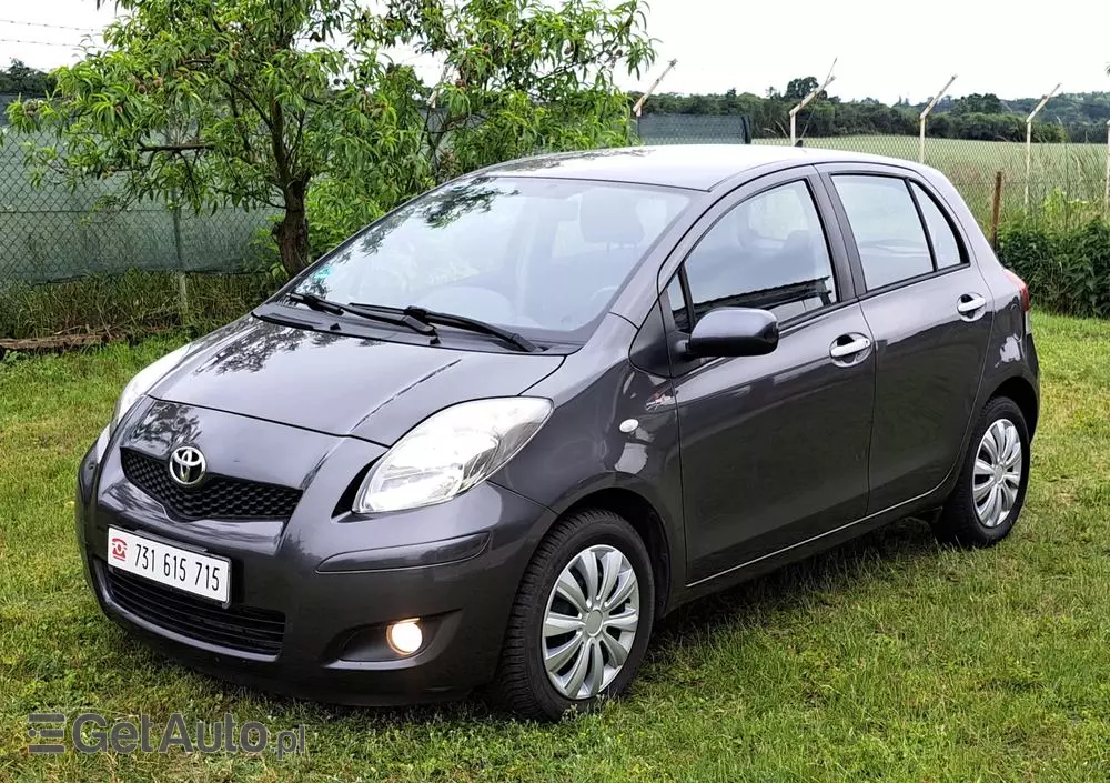 TOYOTA Yaris 