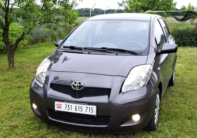 TOYOTA Yaris 