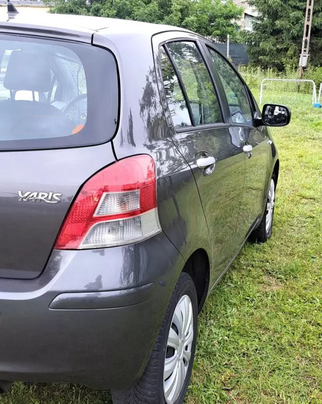 TOYOTA Yaris 
