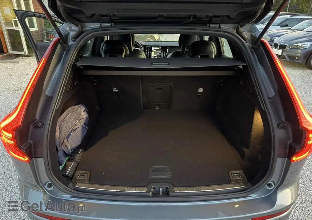 VOLVO XC 60 D5 SCR AWD R-Design