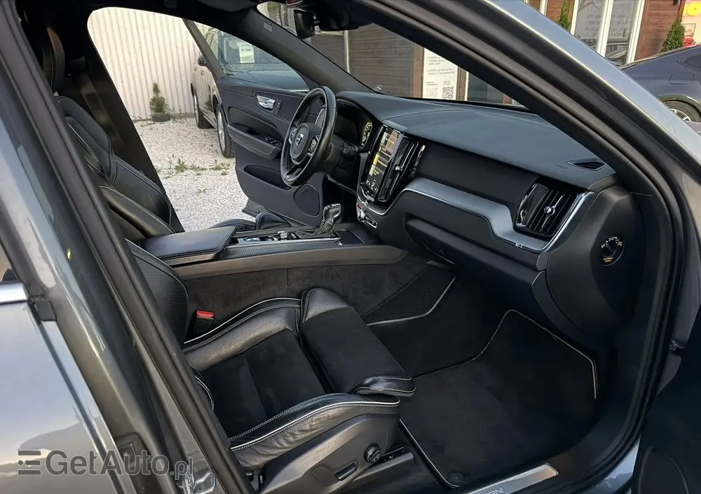 VOLVO XC 60 D5 SCR AWD R-Design