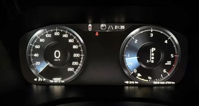 VOLVO XC 60 D5 SCR AWD R-Design