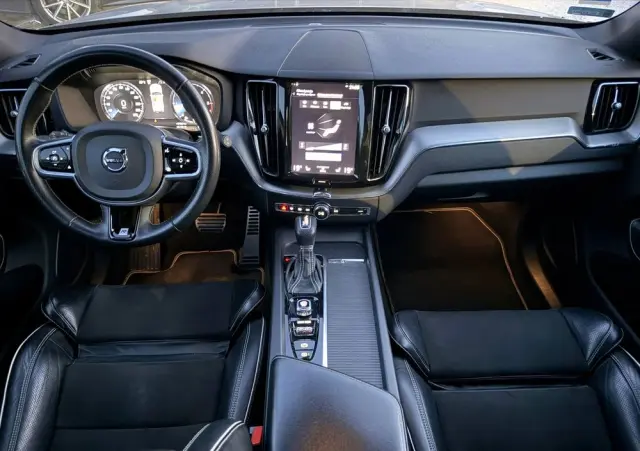 VOLVO XC 60 D5 SCR AWD R-Design