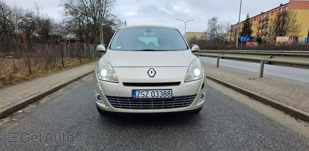 RENAULT Grand Scenic 