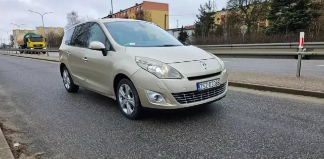 RENAULT Grand Scenic 