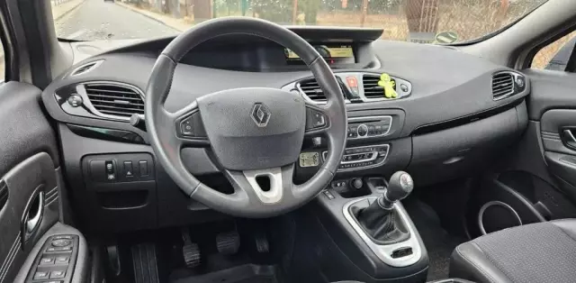 RENAULT Grand Scenic 