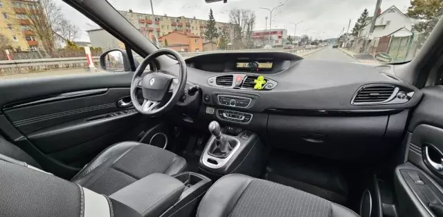 RENAULT Grand Scenic 