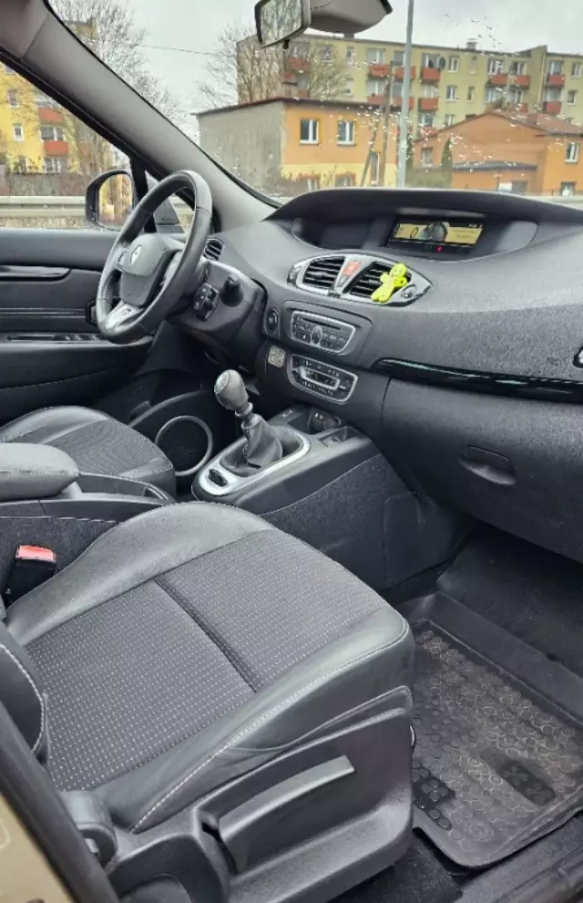 RENAULT Grand Scenic 