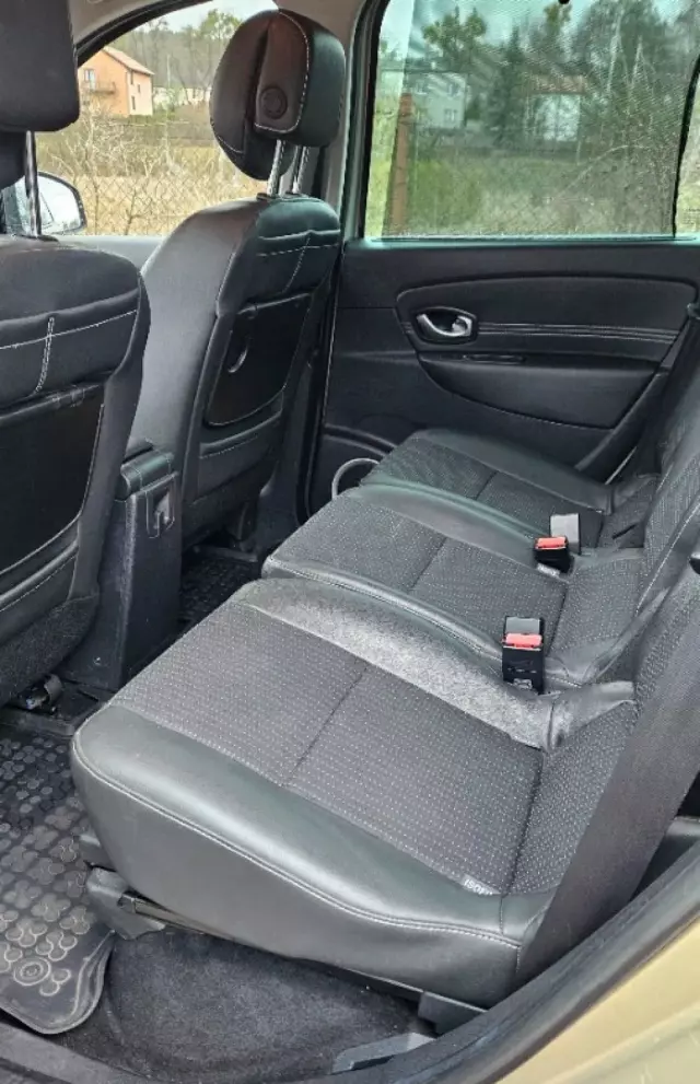 RENAULT Grand Scenic 