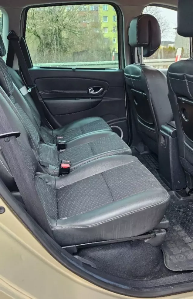 RENAULT Grand Scenic 