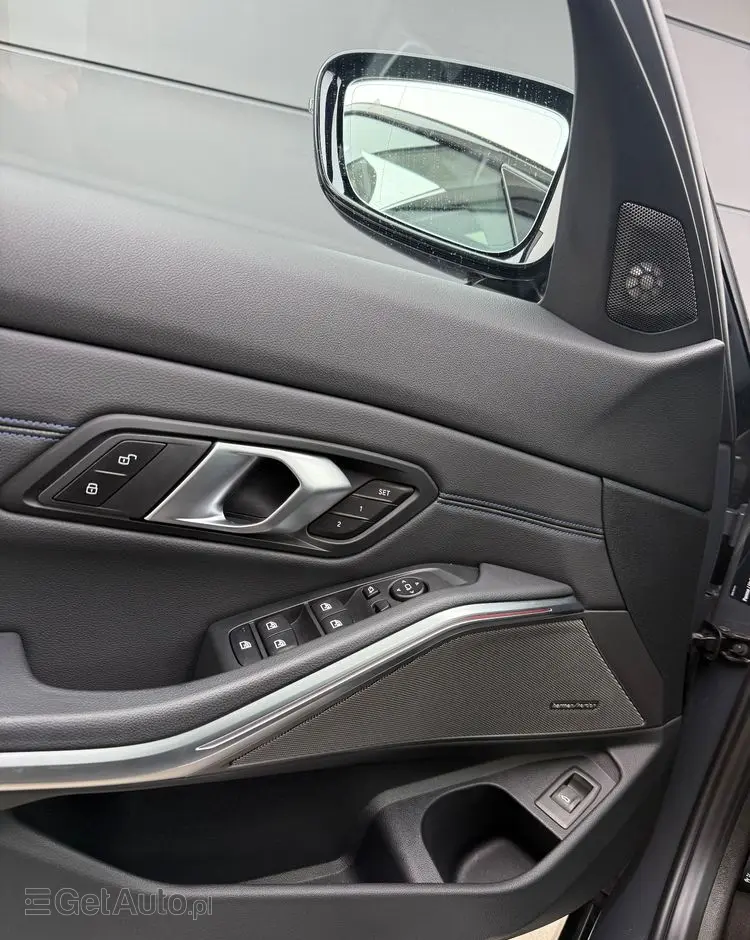 BMW Seria 3 320d xDrive M Sport Shadow