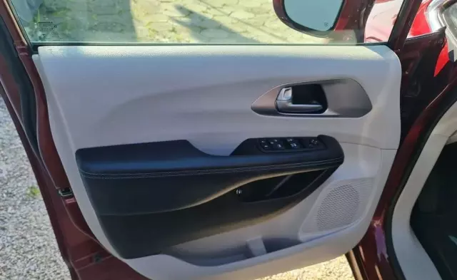 CHRYSLER Pacifica 3.6 V6 (264 KM) Hybrid CVT