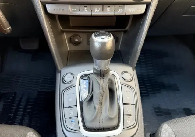 HYUNDAI Kona 1.6 CRDi Premium 4WD DCT