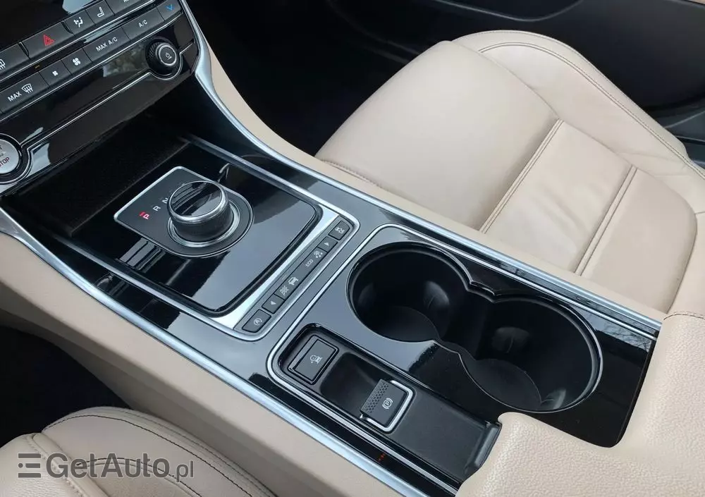 JAGUAR XE 2.0 D Prestige